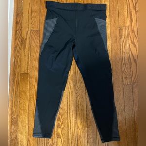 Black Nike Pros - NEW WITH TAGS